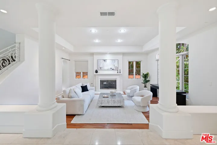12626 Promontory Road, Los Angeles, California 90049