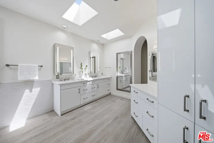 12626 Promontory Road, Los Angeles, California 90049