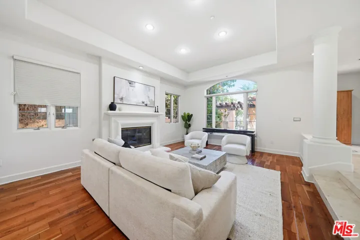 12626 Promontory Road, Los Angeles, California 90049