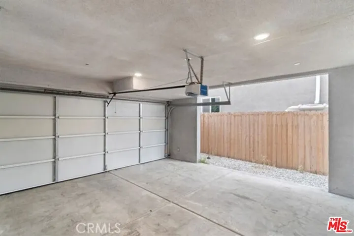 5643 Willowcrest Avenue, North Hollywood, California 91601