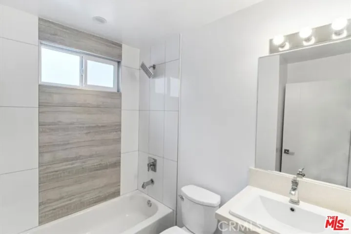 5643 Willowcrest Avenue, North Hollywood, California 91601