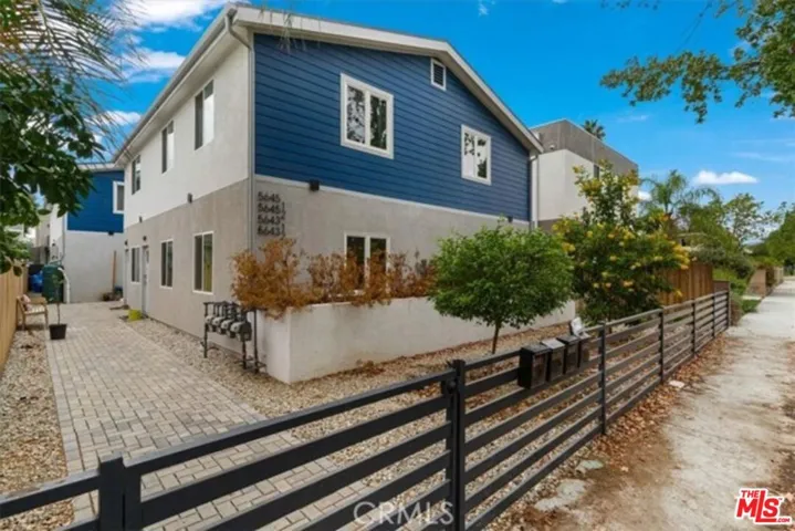 5643 Willowcrest Avenue, North Hollywood, California 91601