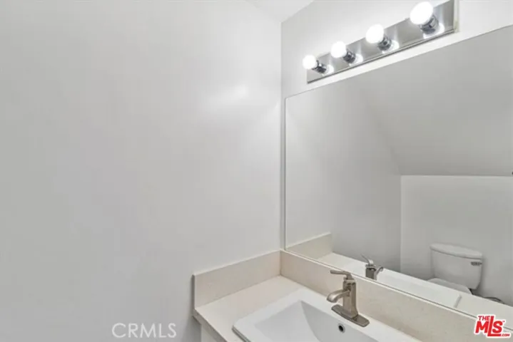 5643 Willowcrest Avenue, North Hollywood, California 91601