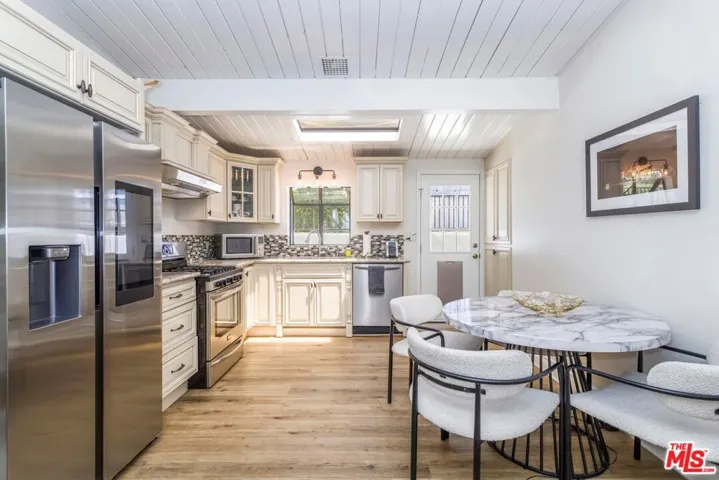 8876 Wonderland Avenue, Los Angeles, California 90046
