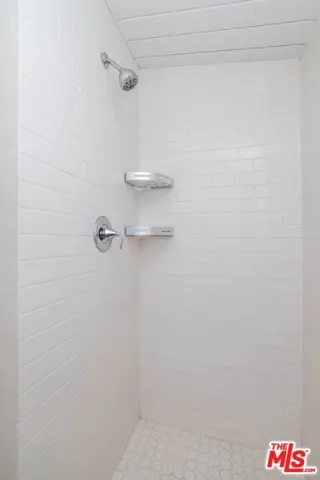 8876 Wonderland Avenue, Los Angeles, California 90046