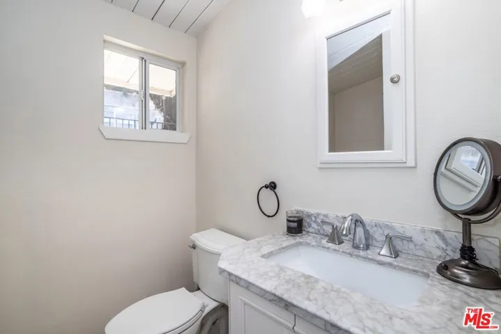 8876 Wonderland Avenue, Los Angeles, California 90046