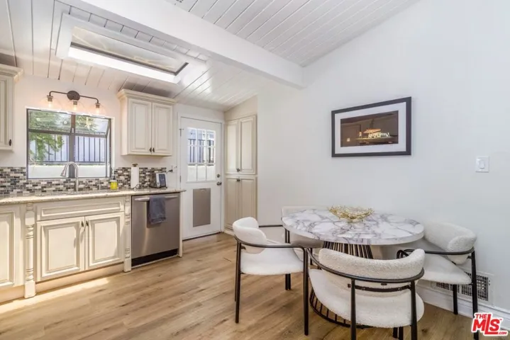 8876 Wonderland Avenue, Los Angeles, California 90046