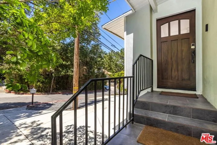 8876 Wonderland Avenue, Los Angeles, California 90046