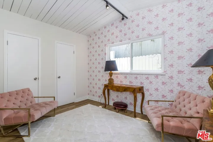 8876 Wonderland Avenue, Los Angeles, California 90046