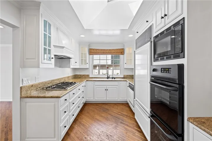 508 Redlands Avenue, Newport Beach, California 92663