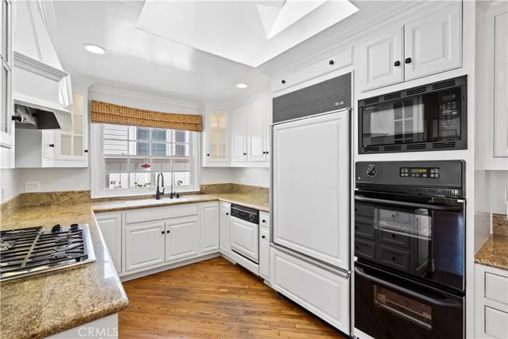 508 Redlands Avenue, Newport Beach, California 92663