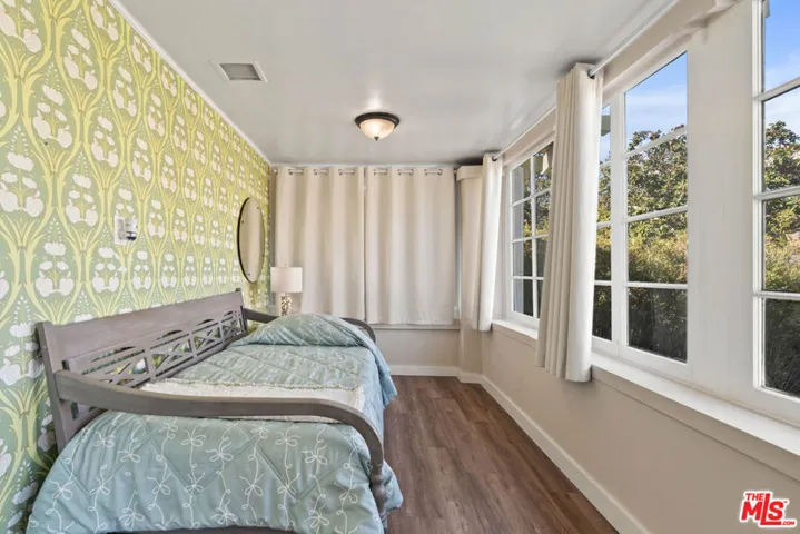 607 N Gramercy Place, Los Angeles, California 90004