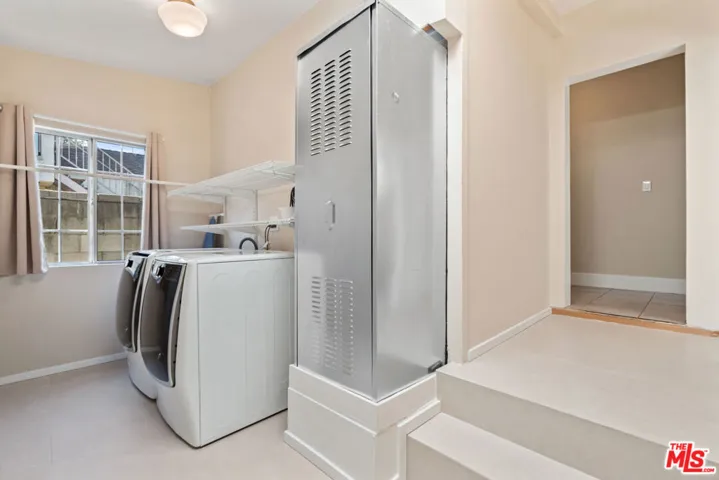 607 N Gramercy Place, Los Angeles, California 90004