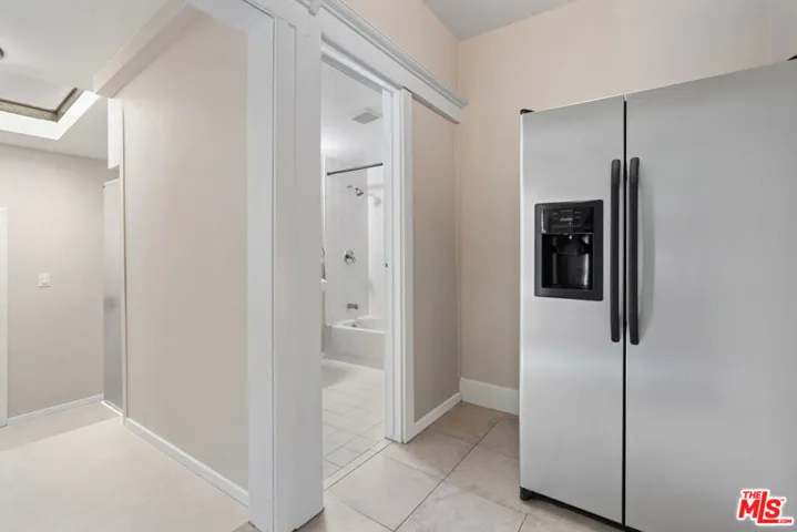 607 N Gramercy Place, Los Angeles, California 90004