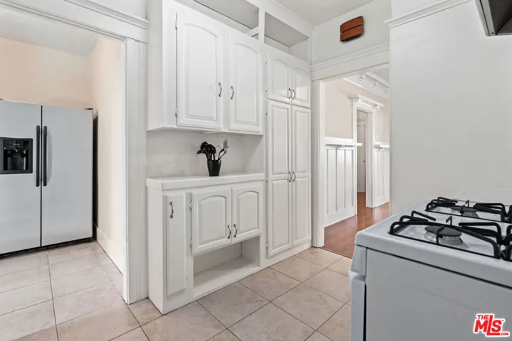 607 N Gramercy Place, Los Angeles, California 90004