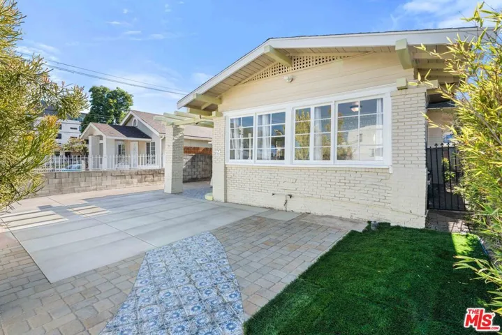 607 N Gramercy Place, Los Angeles, California 90004