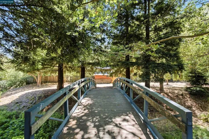 26929 Palomares Rd, Castro Valley, California 94552