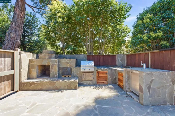 26929 Palomares Rd, Castro Valley, California 94552