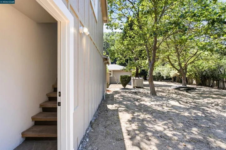 26929 Palomares Rd, Castro Valley, California 94552