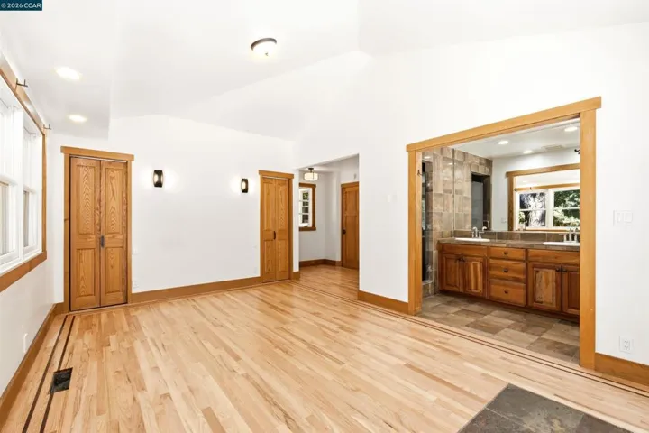 26929 Palomares Rd, Castro Valley, California 94552