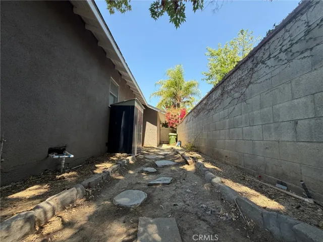 19224 Sylvan Street, Tarzana, California 91335