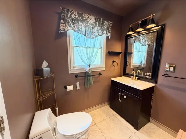 19224 Sylvan Street, Tarzana, California 91335