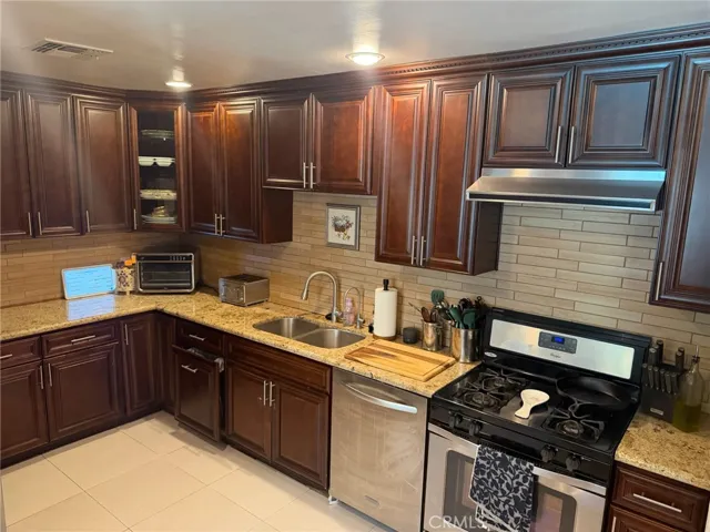 19224 Sylvan Street, Tarzana, California 91335