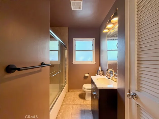 19224 Sylvan Street, Tarzana, California 91335