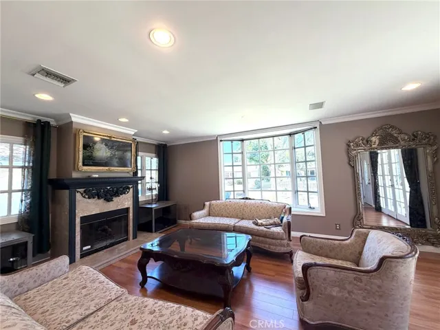 19224 Sylvan Street, Tarzana, California 91335