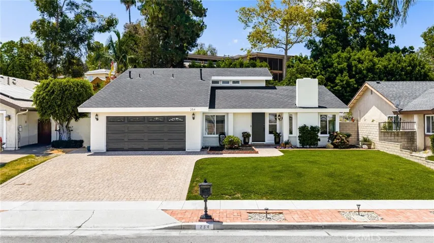 Welcome to 254 Las Riendas in Fullerton!