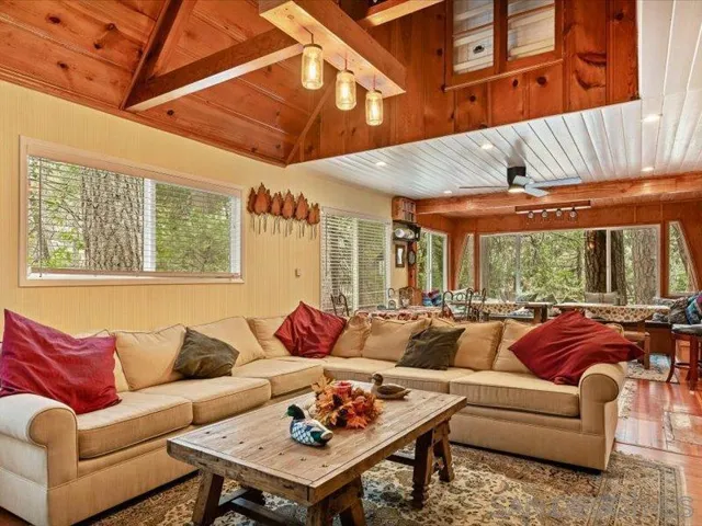 27961 Rainbow Dr., Lake Arrowhead, California 92352