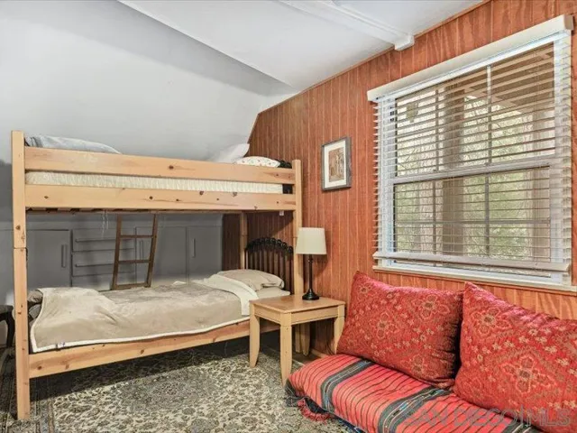 27961 Rainbow Dr., Lake Arrowhead, California 92352