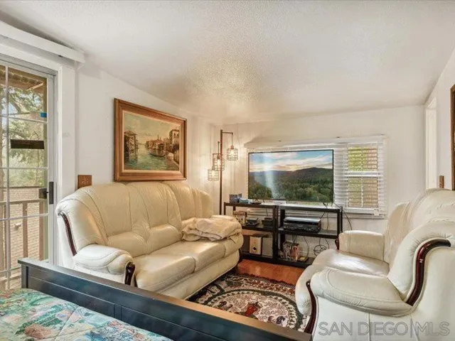 27961 Rainbow Dr., Lake Arrowhead, California 92352