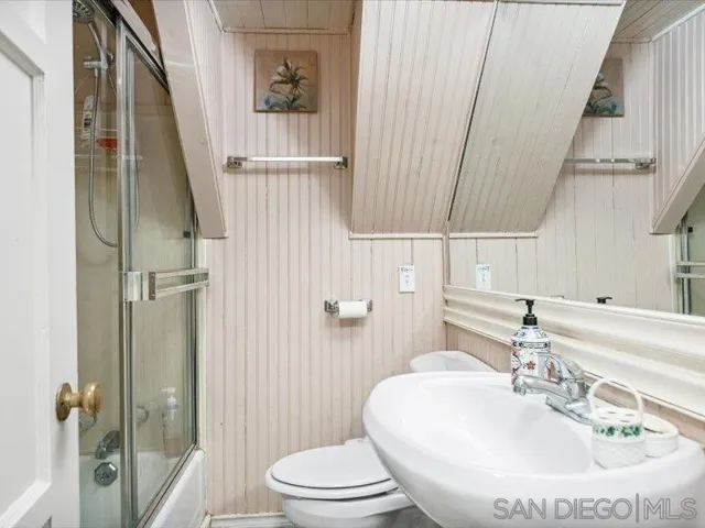 27961 Rainbow Dr., Lake Arrowhead, California 92352