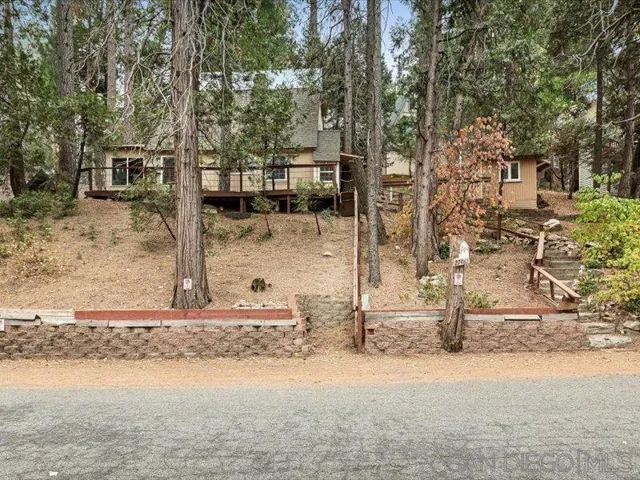 27961 Rainbow Dr., Lake Arrowhead, California 92352
