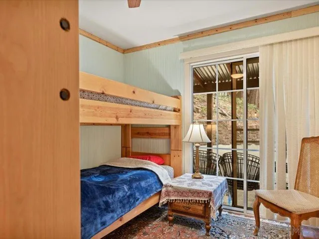 27961 Rainbow Dr., Lake Arrowhead, California 92352