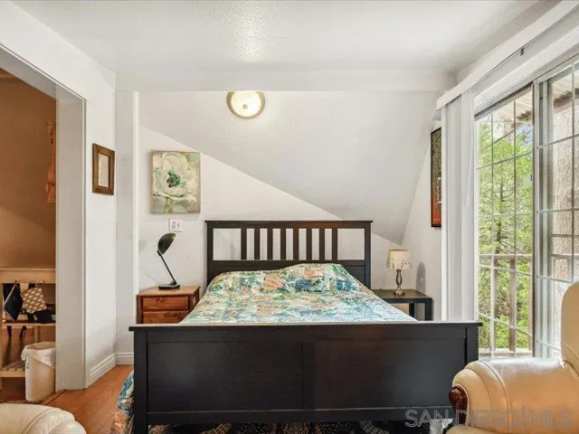 27961 Rainbow Dr., Lake Arrowhead, California 92352