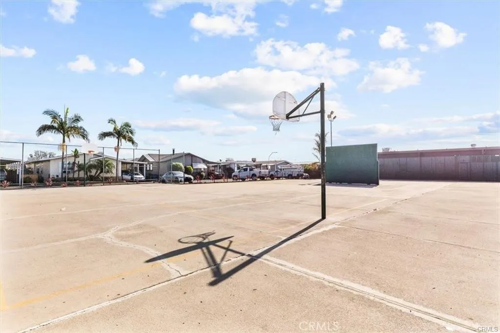 Basket Ball courts at clubhouse (Lincoln Center)