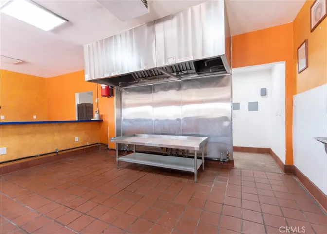 2112 E California, Bakersfield, California 93307