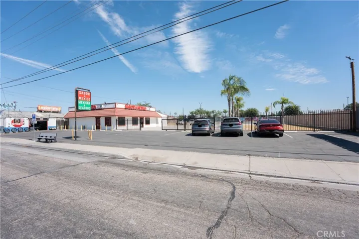 2112 E California, Bakersfield, California 93307