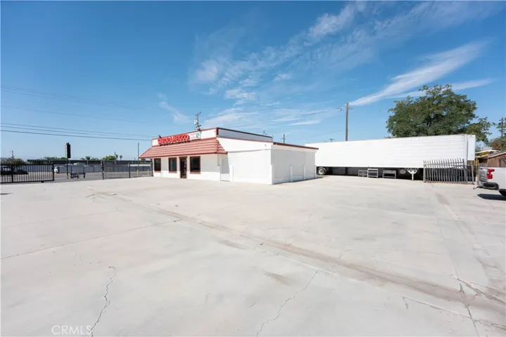 2112 E California, Bakersfield, California 93307