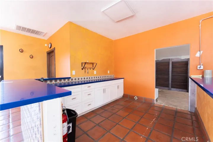 2112 E California, Bakersfield, California 93307