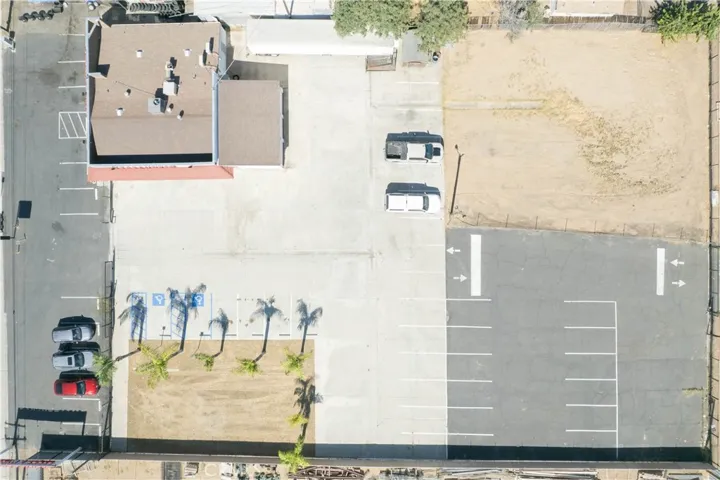 2112 E California, Bakersfield, California 93307