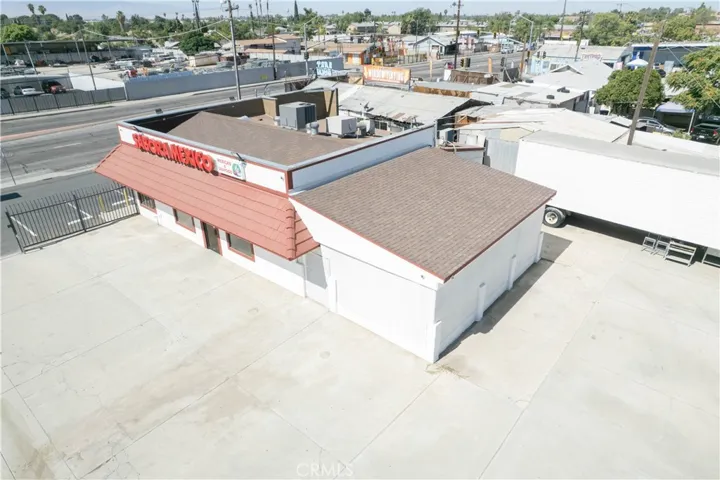 2112 E California, Bakersfield, California 93307