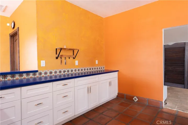 2112 E California, Bakersfield, California 93307