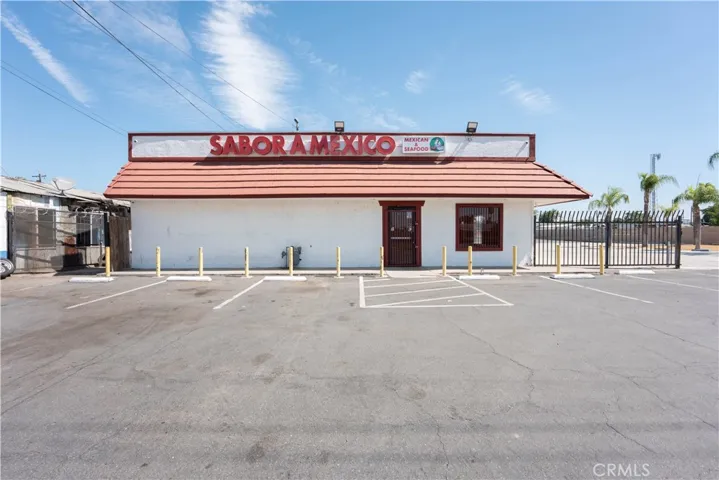 2112 E California, Bakersfield, California 93307
