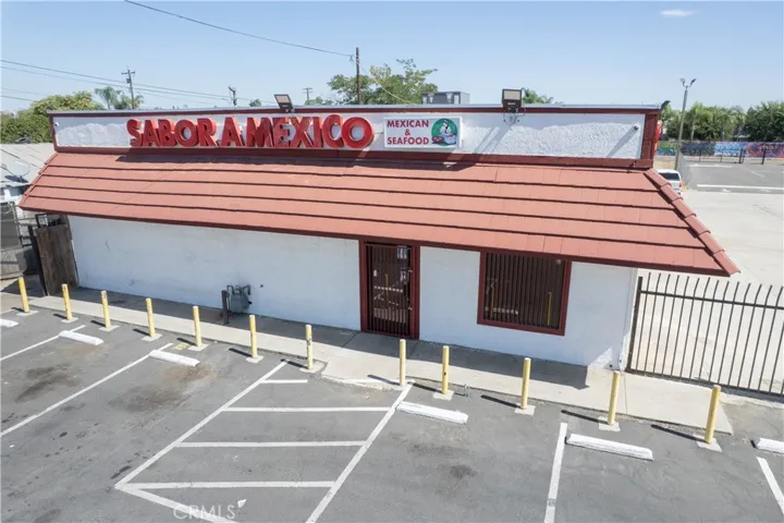2112 E California, Bakersfield, California 93307
