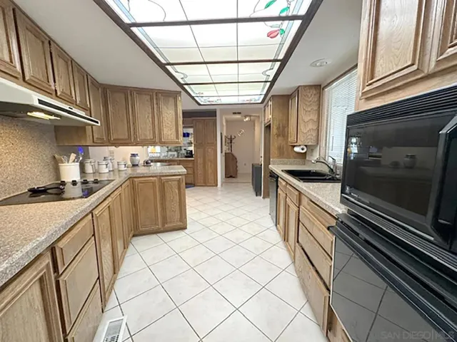 5192 Don Rodolfo Drive, Carlsbad, California 92010