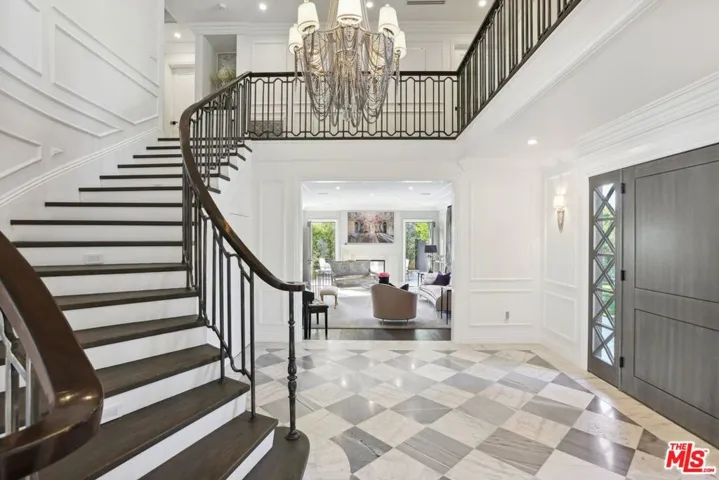 2676 Casiano Road, Los Angeles, California 90077