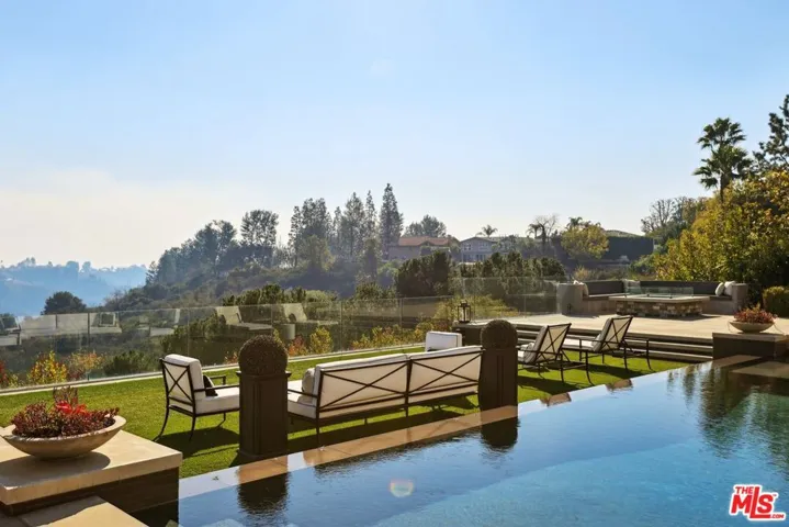 2676 Casiano Road, Los Angeles, California 90077